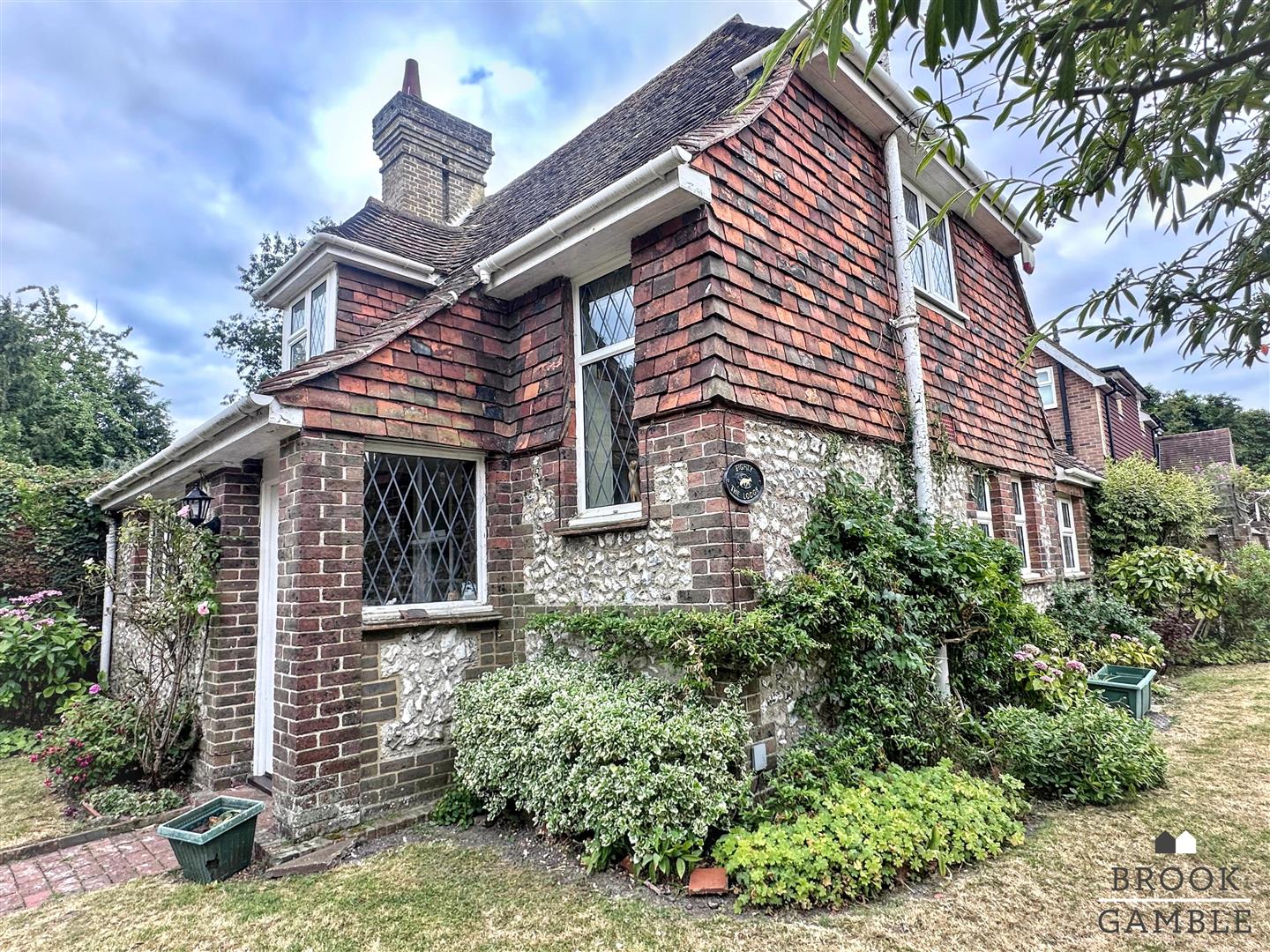 2 Bedroom House. Church Street in Eastbourne,  36